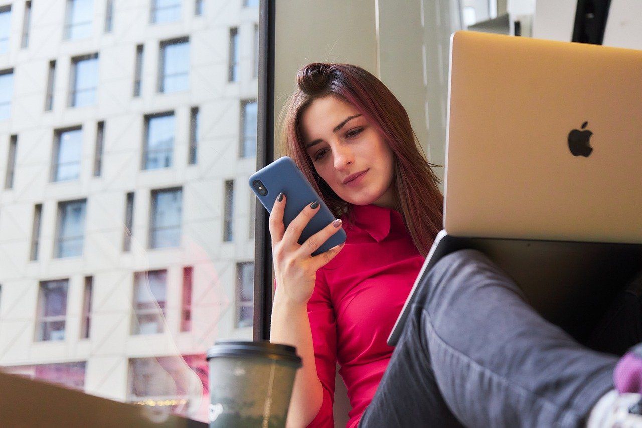 How to pay remote employees