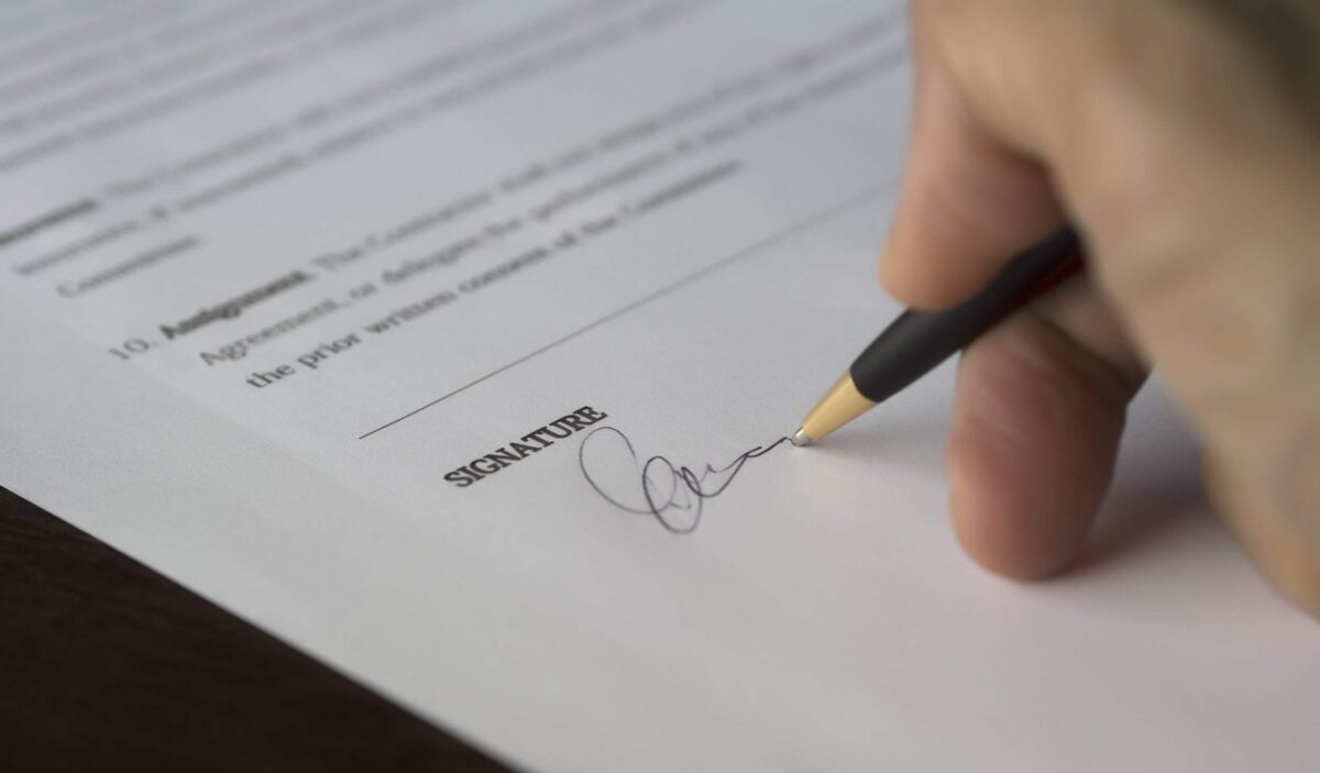 employee contract UAE