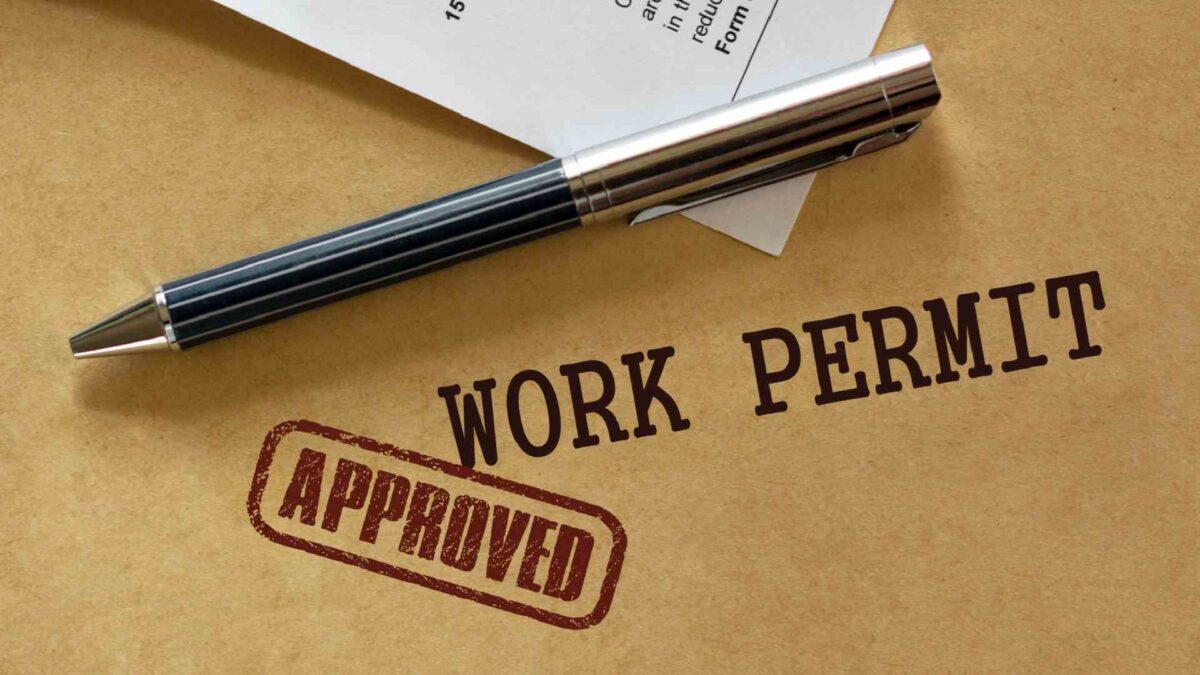 residence and work permit Qatar