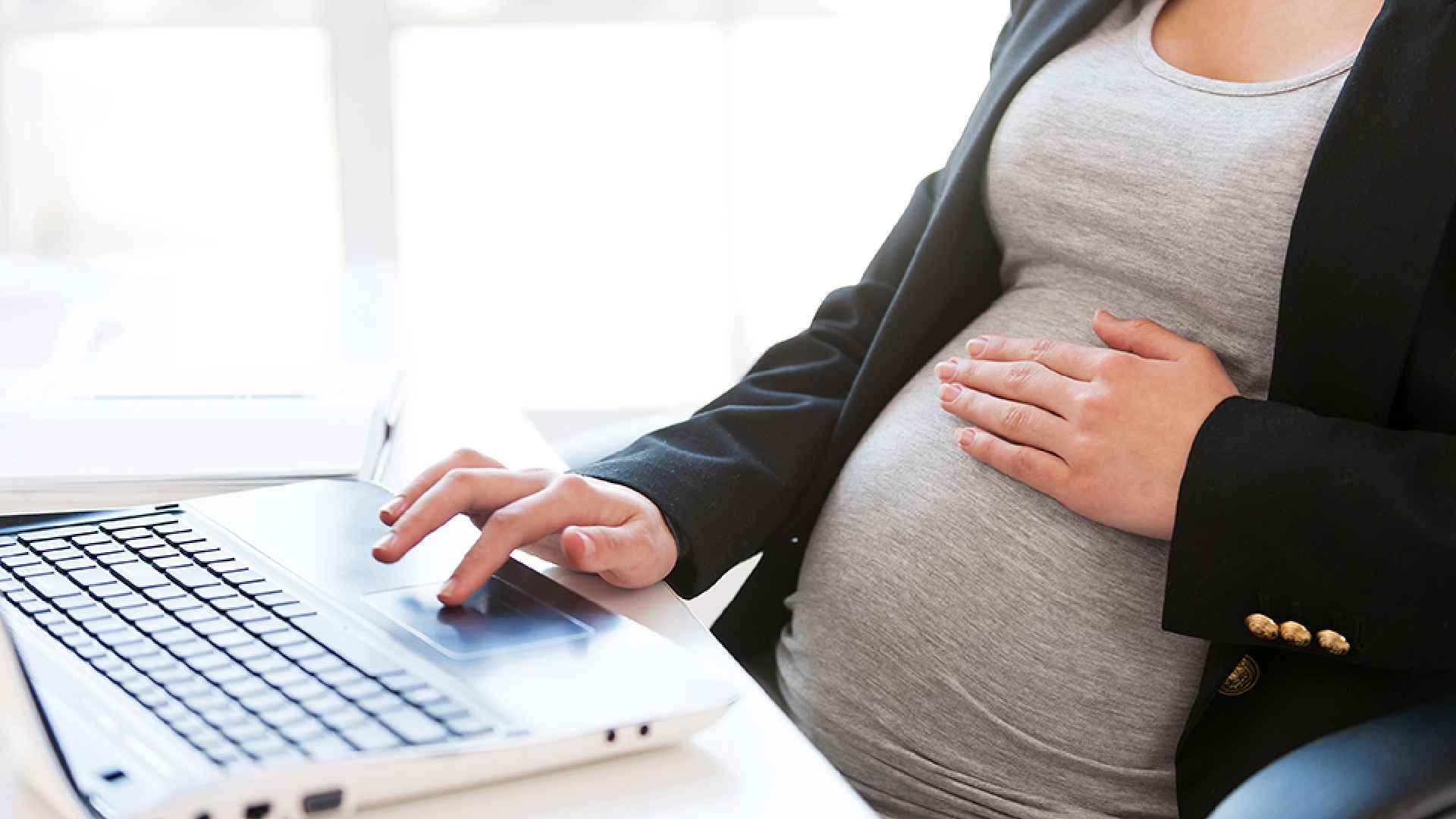 qatar-maternity-leave-guide-embrace-motherhood